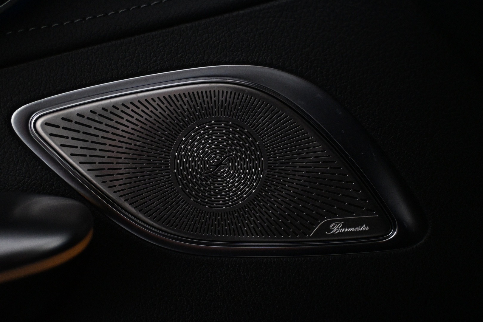 MERCEDES-BENZ EQE 2023