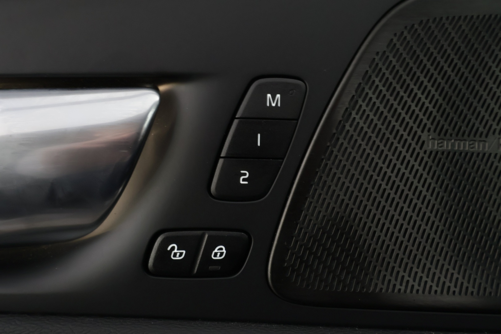 VOLVO XC60 2026
