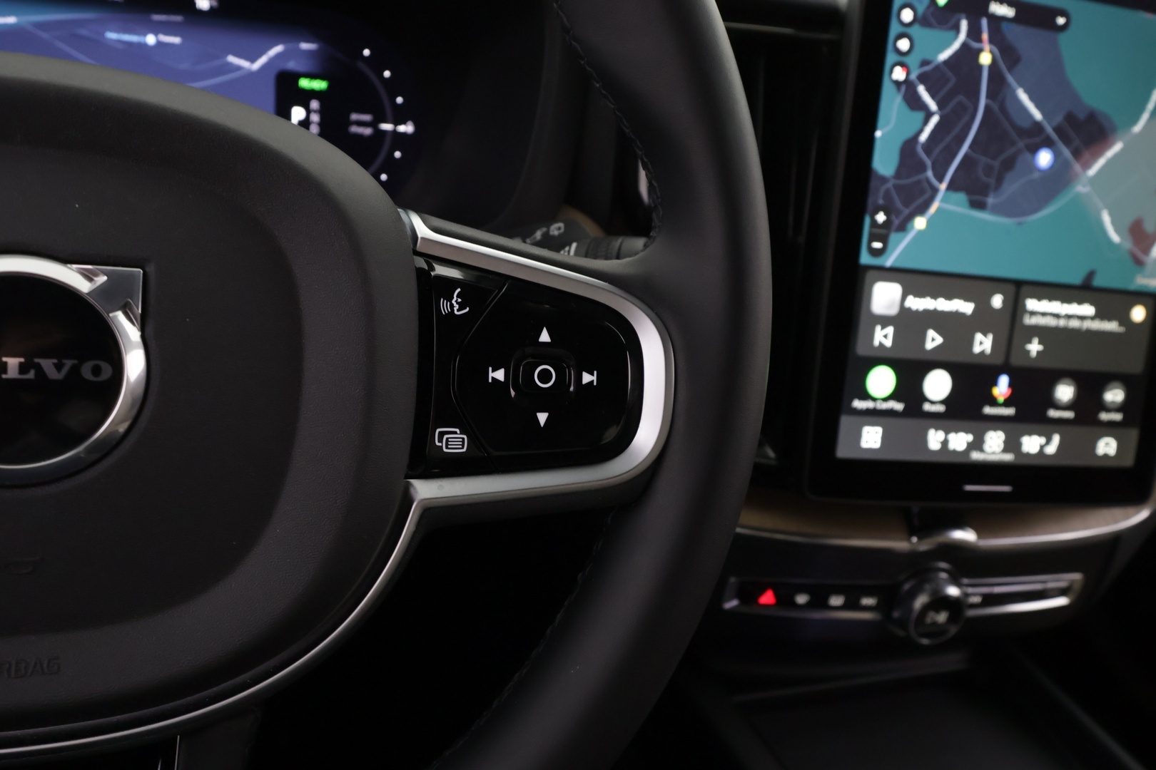 VOLVO XC60 2026