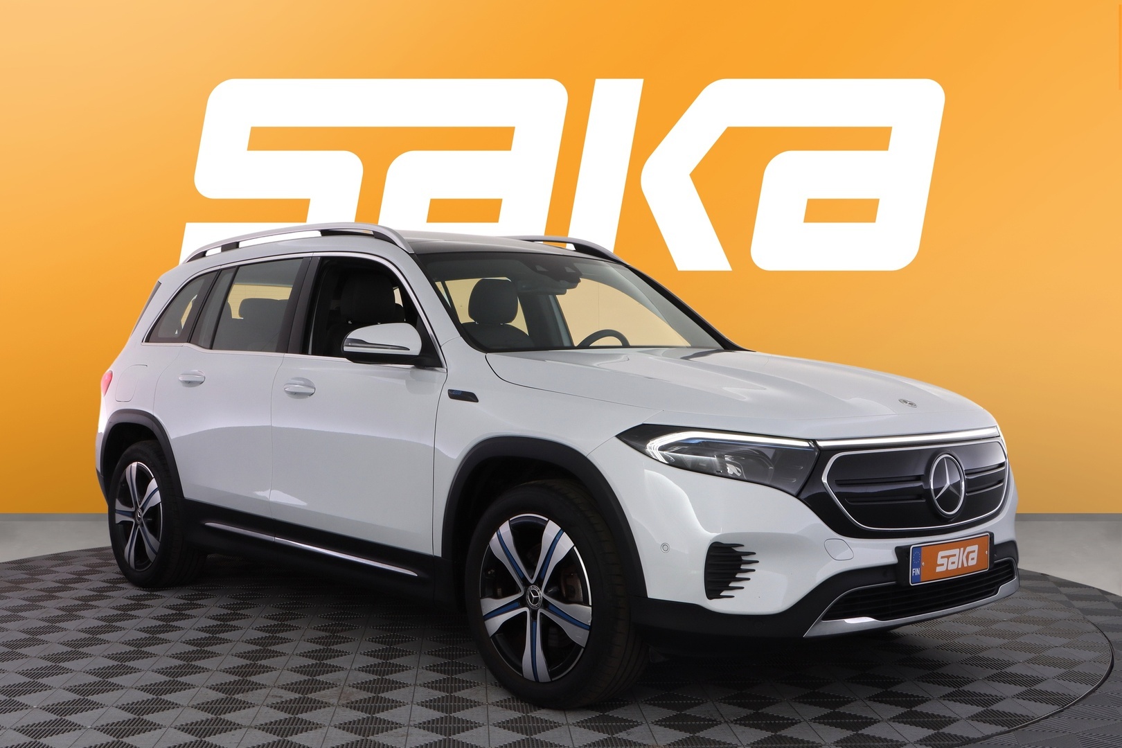 MERCEDES-BENZ EQB 2023
