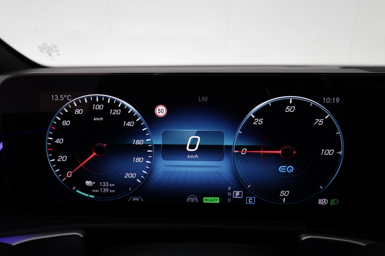 MERCEDES-BENZ EQB 2023