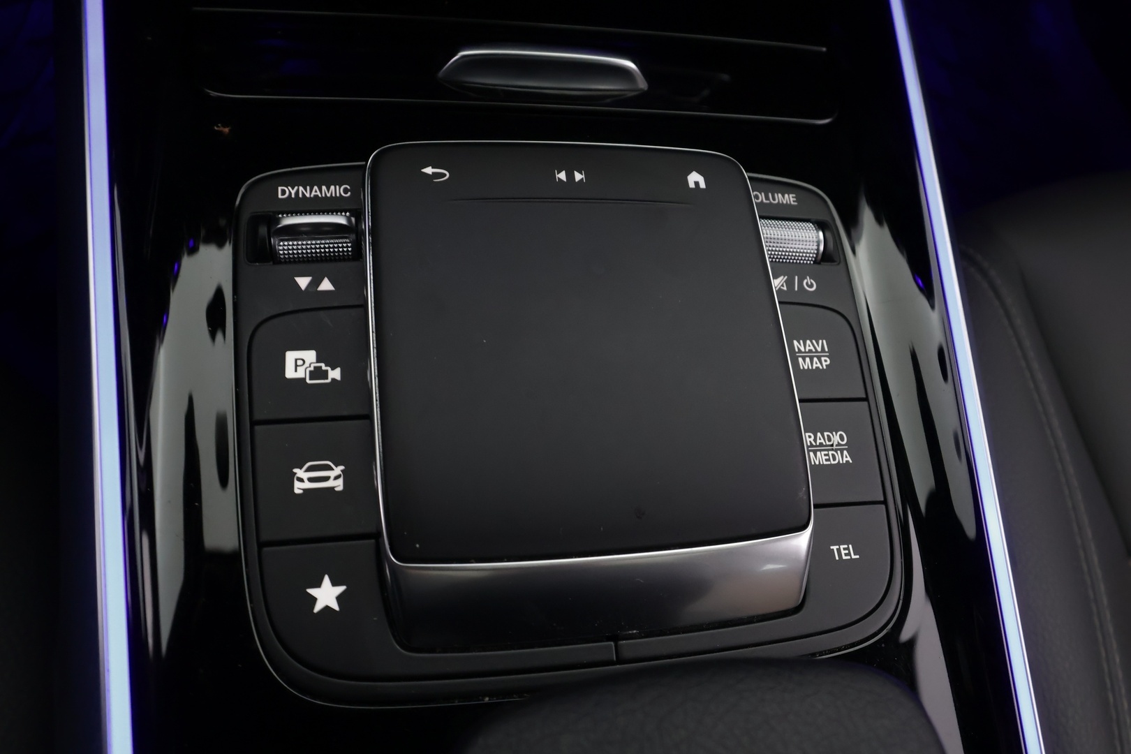 MERCEDES-BENZ EQB 2023