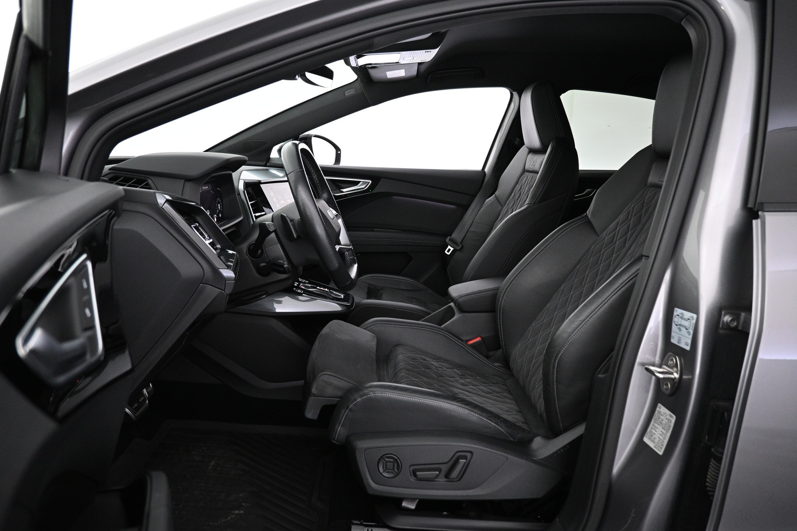 AUDI Q4 e-tron 2022