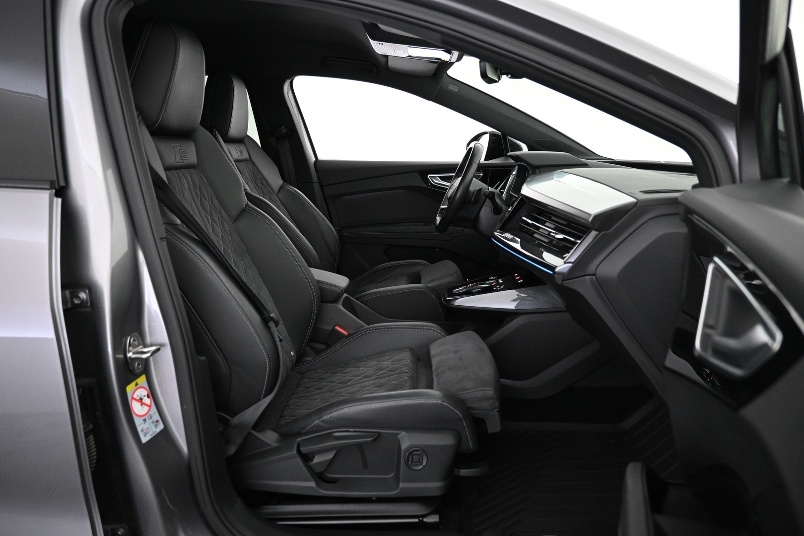 AUDI Q4 e-tron 2022