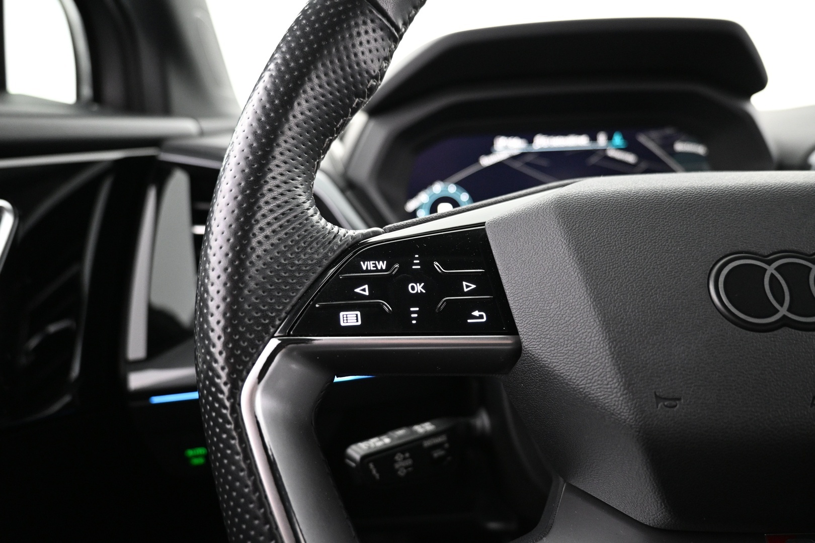 AUDI Q4 e-tron 2022