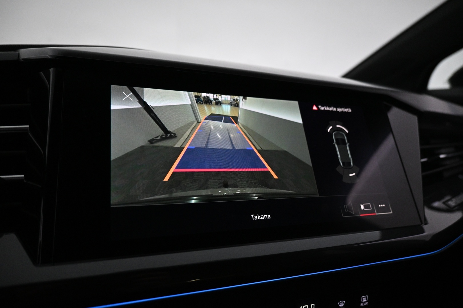 AUDI Q4 e-tron 2022