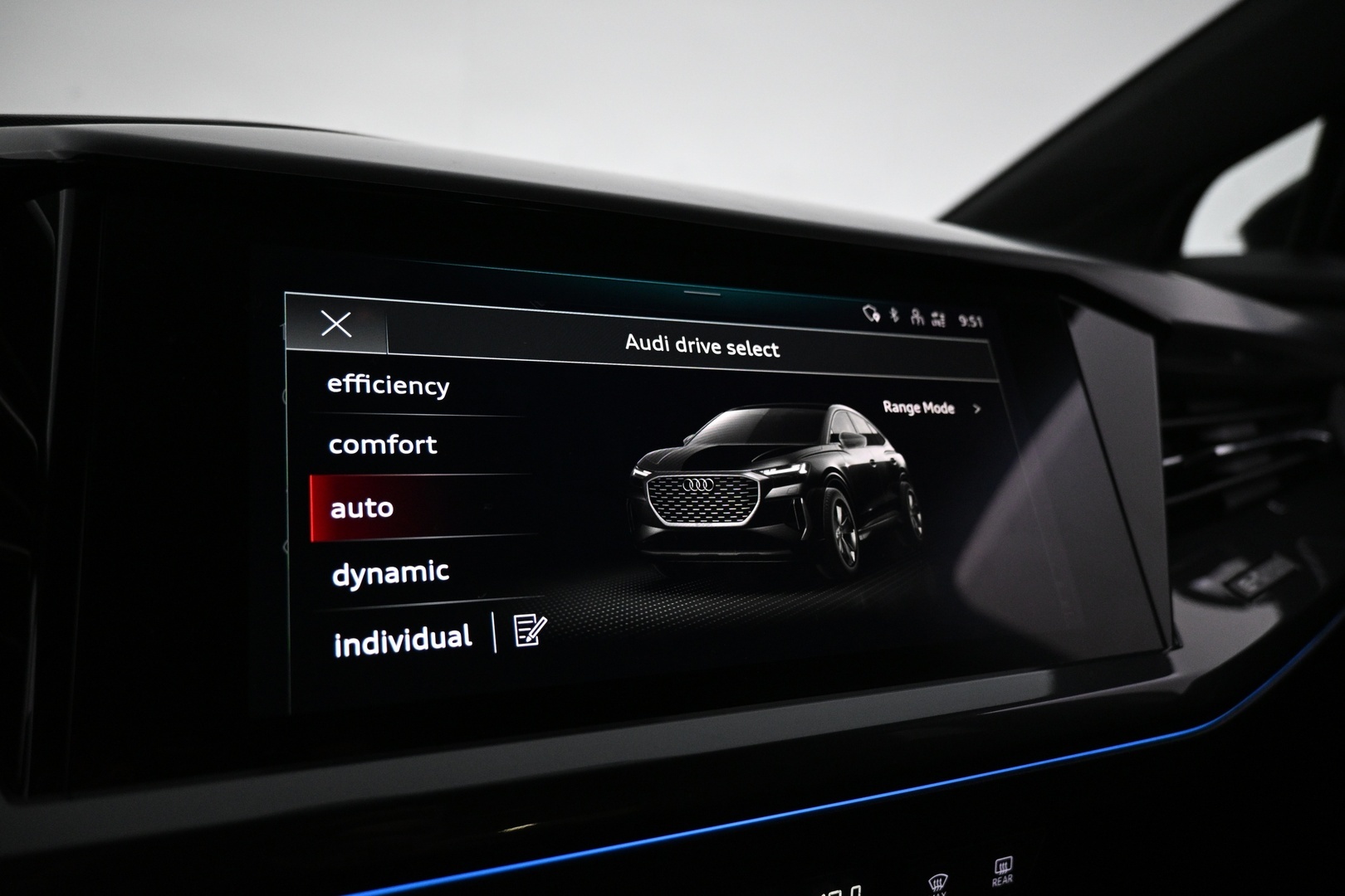 AUDI Q4 e-tron 2022