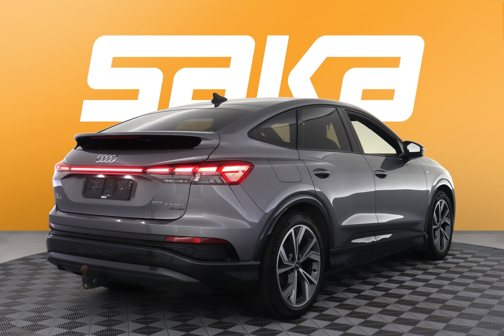 AUDI Q4 e-tron 2022