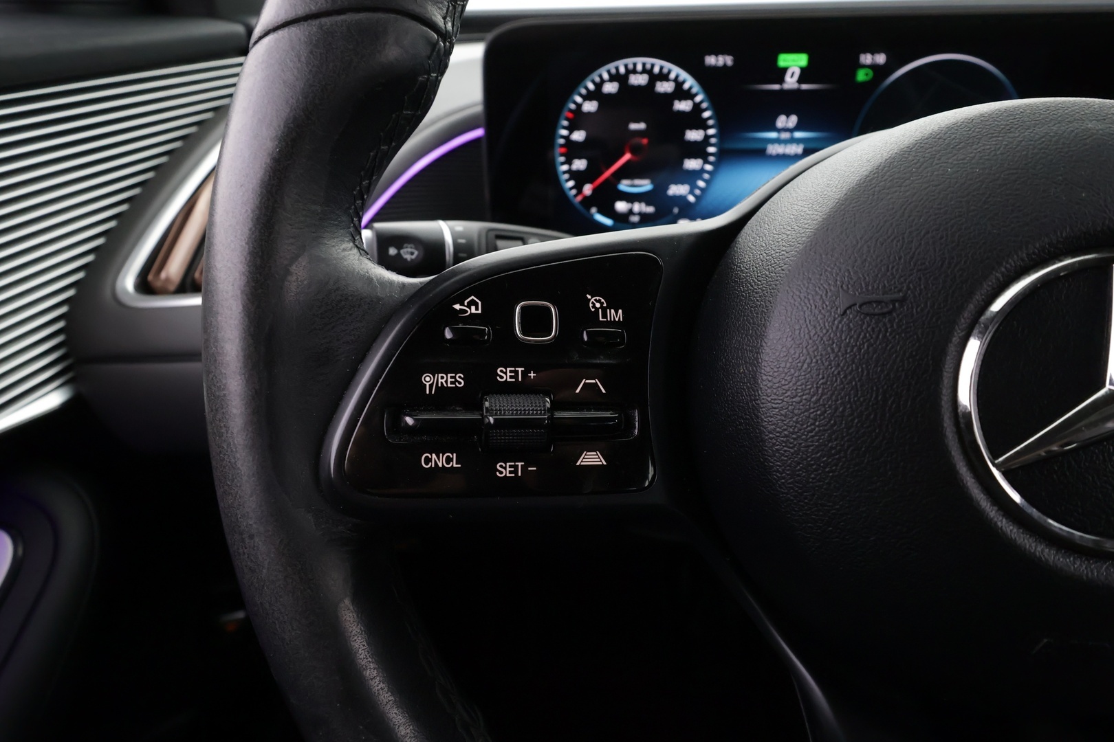 MERCEDES-BENZ EQC 2021