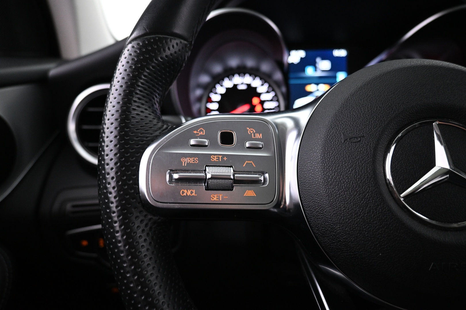 MERCEDES-BENZ GLC 2022