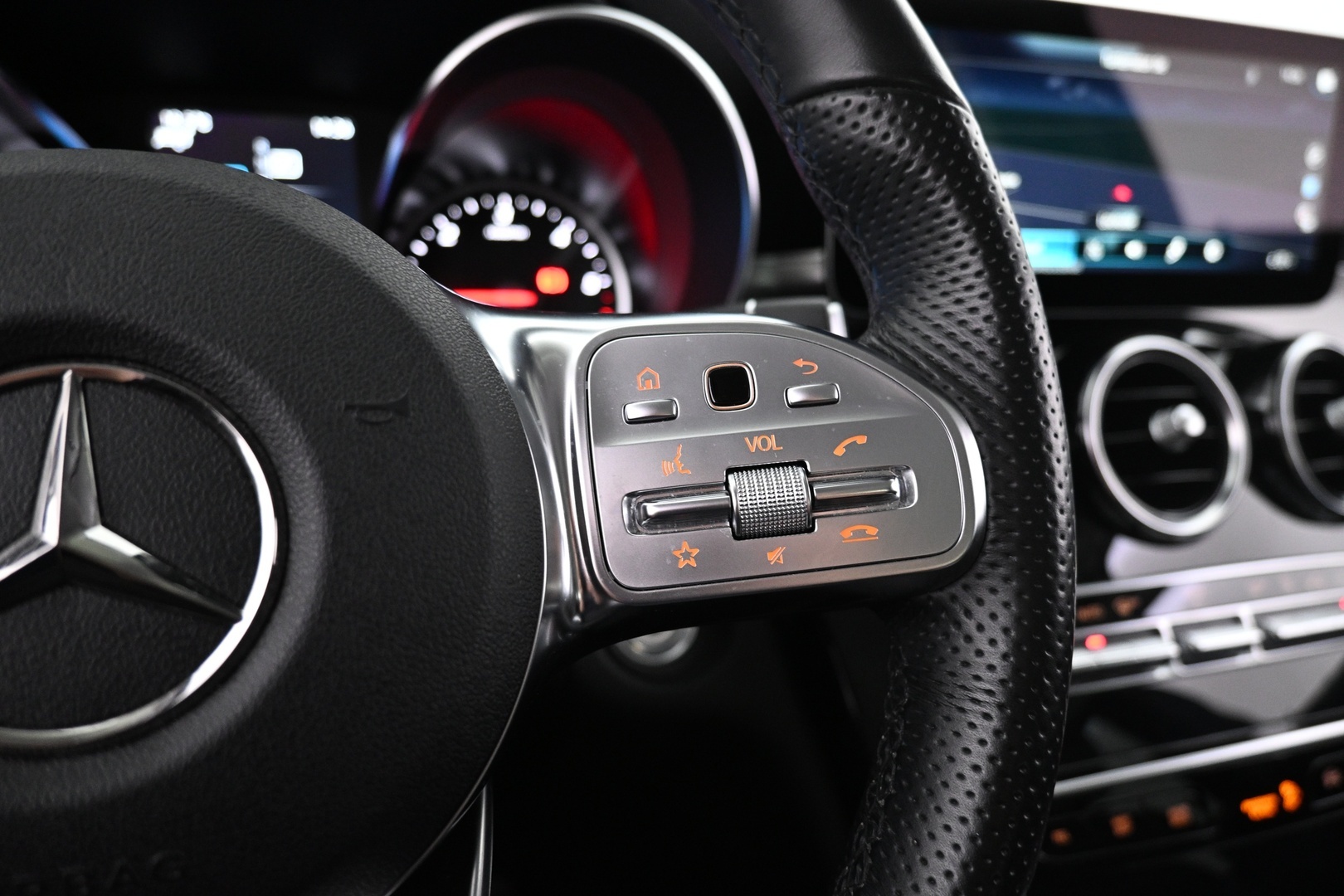 MERCEDES-BENZ GLC 2022