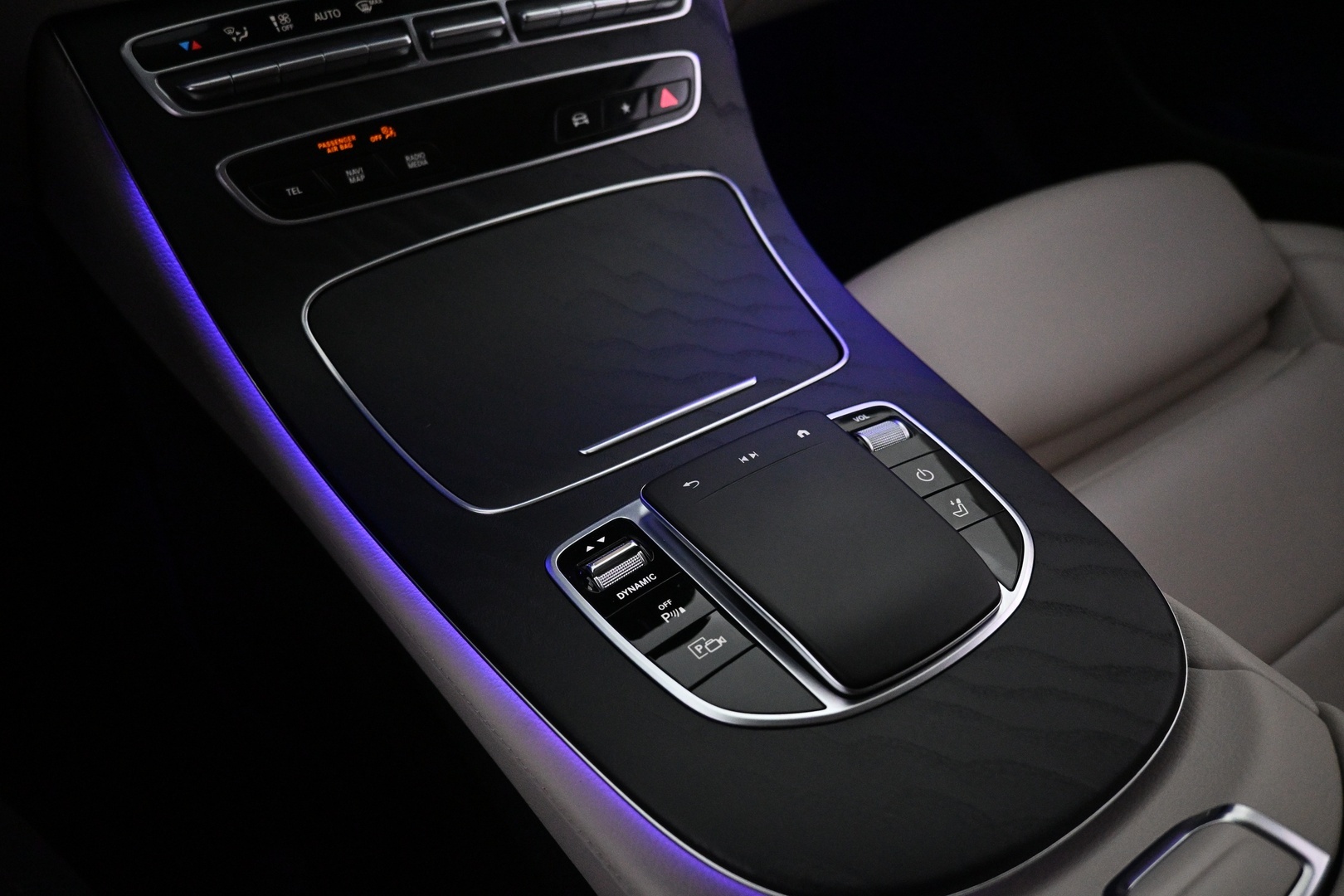 MERCEDES-BENZ E 2021