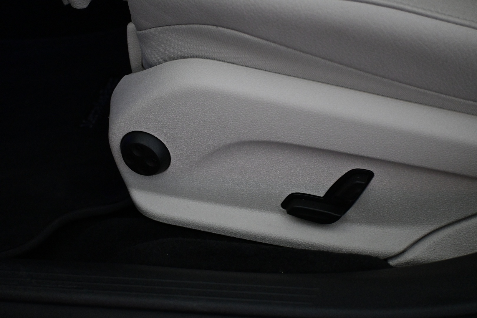 MERCEDES-BENZ E 2021