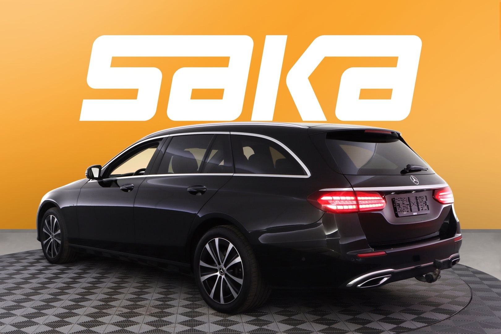 MERCEDES-BENZ E 2021