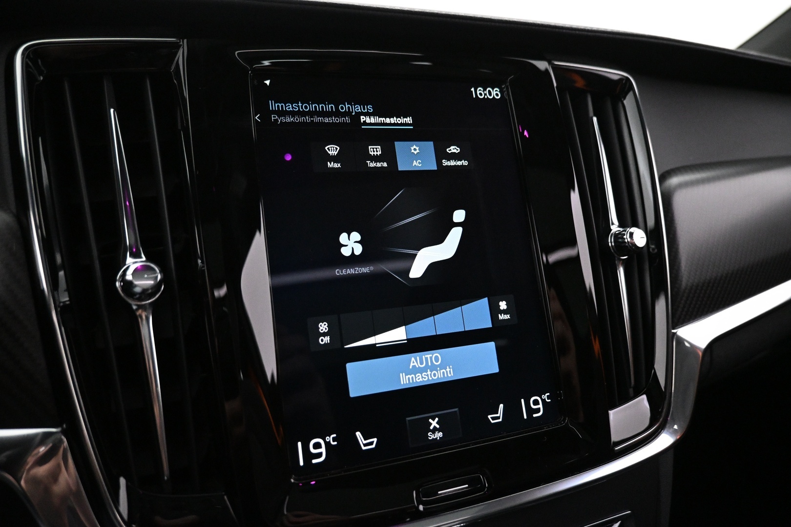 VOLVO V90 Cross Country 2019