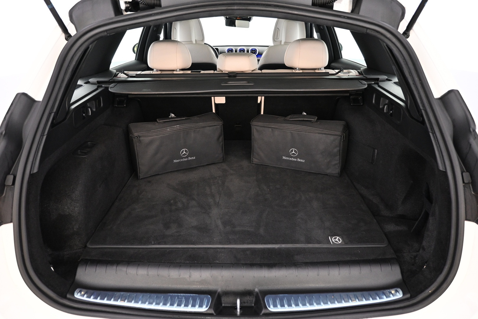 MERCEDES-BENZ C 2023