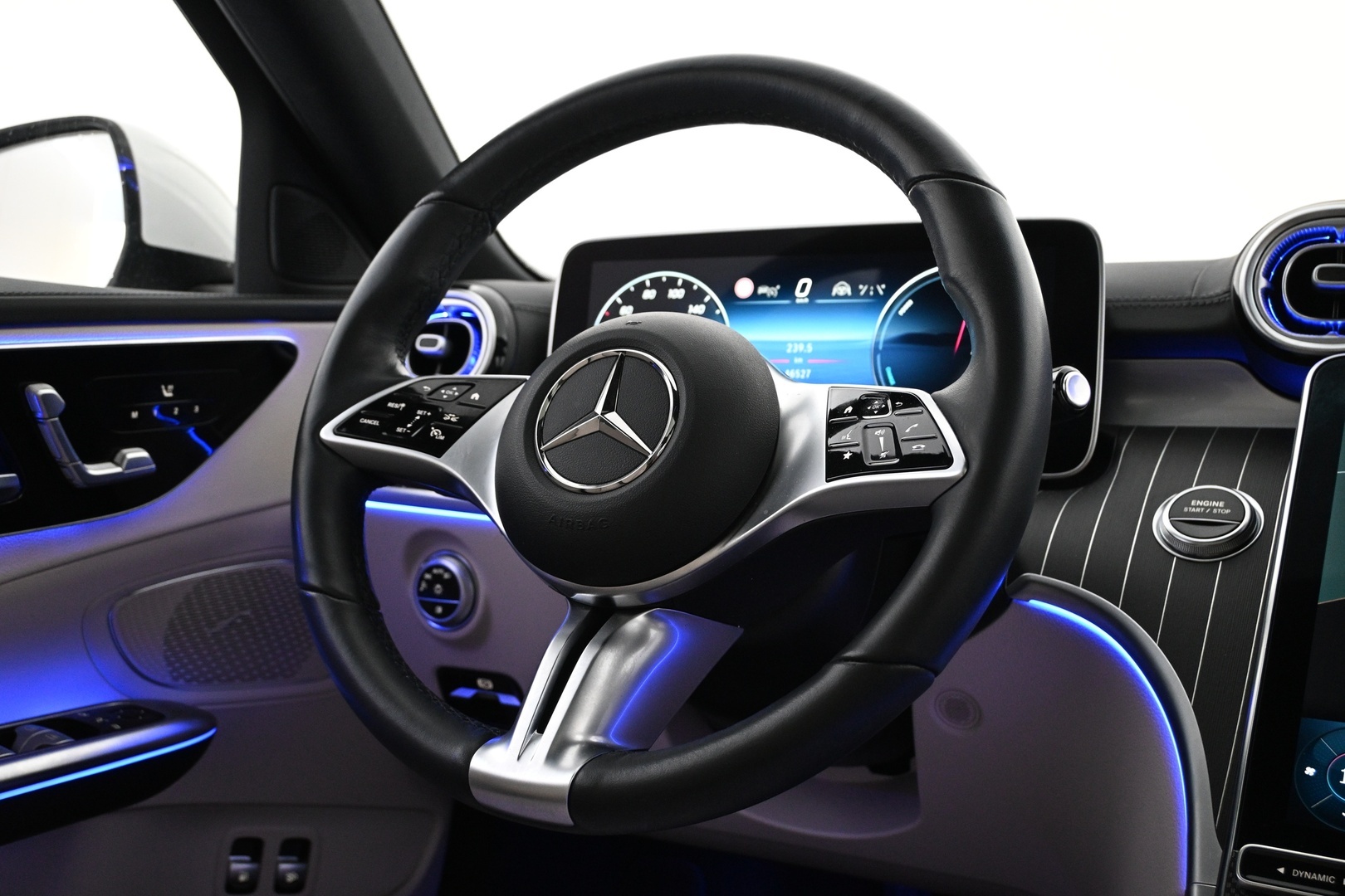 MERCEDES-BENZ C 2023