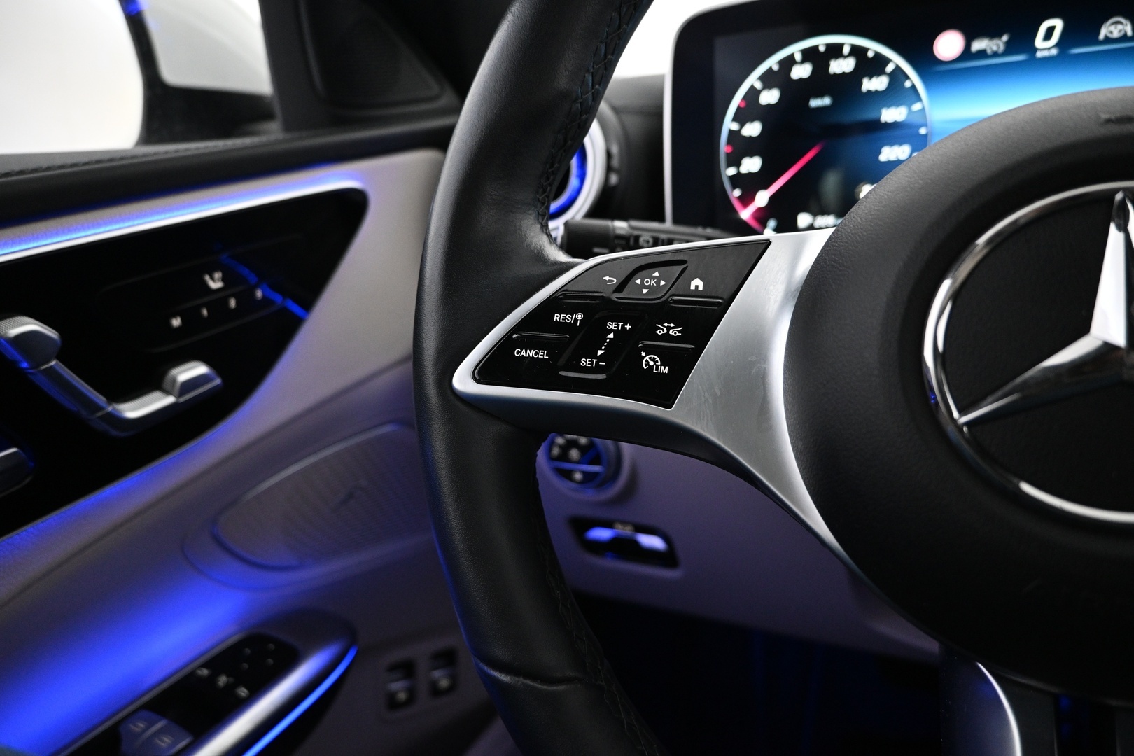 MERCEDES-BENZ C 2023