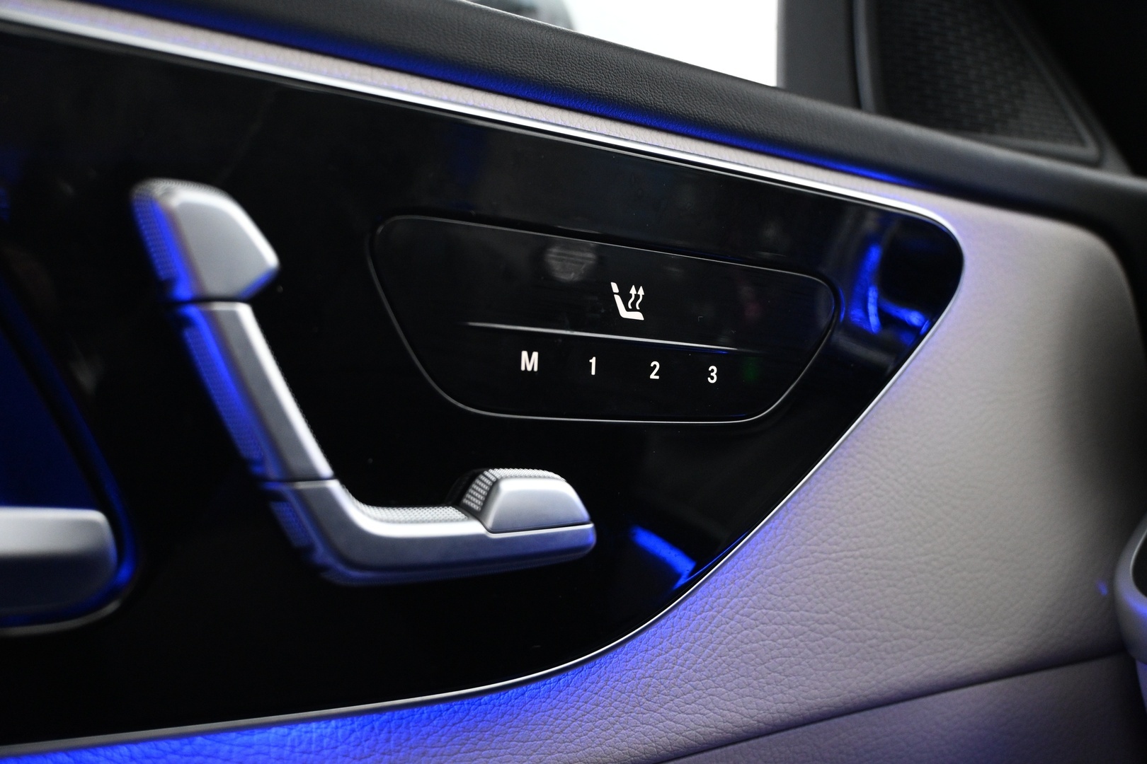 MERCEDES-BENZ C 2023