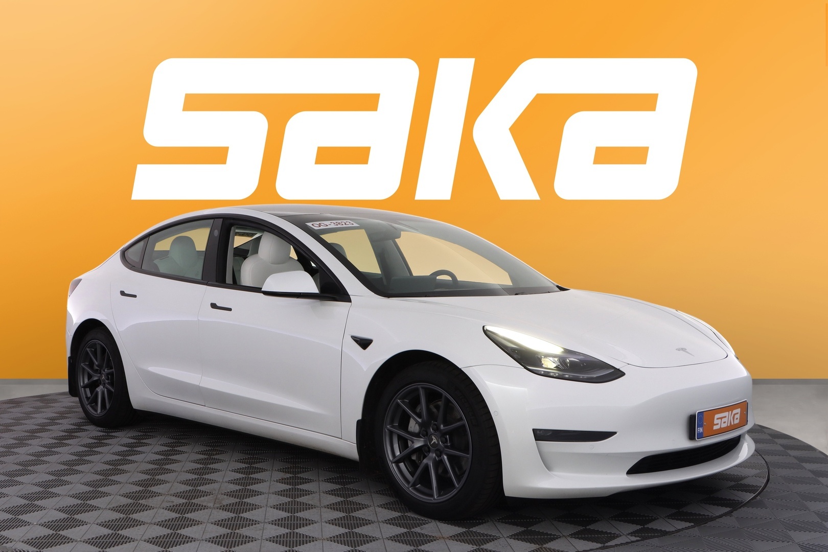 TESLA Model 3 2021