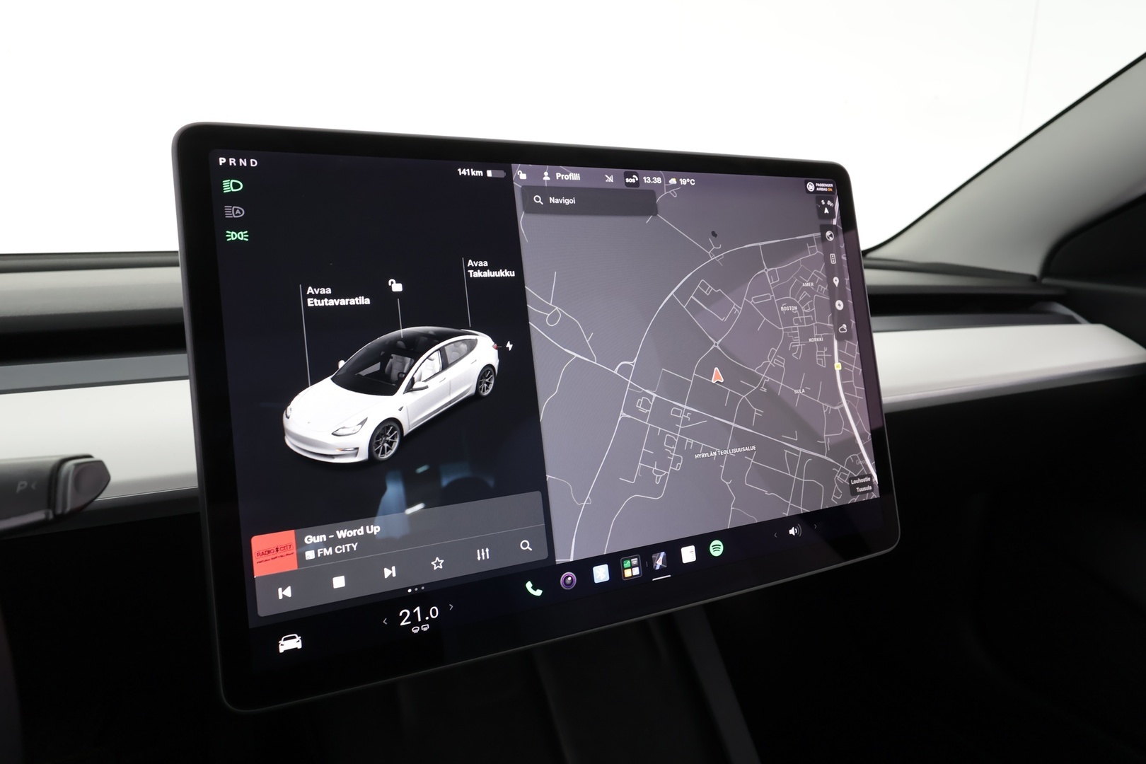 TESLA Model 3 2021