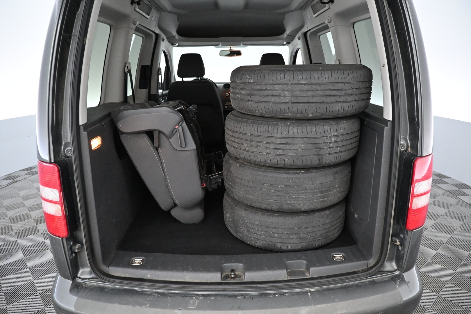 VOLKSWAGEN Caddy 2011