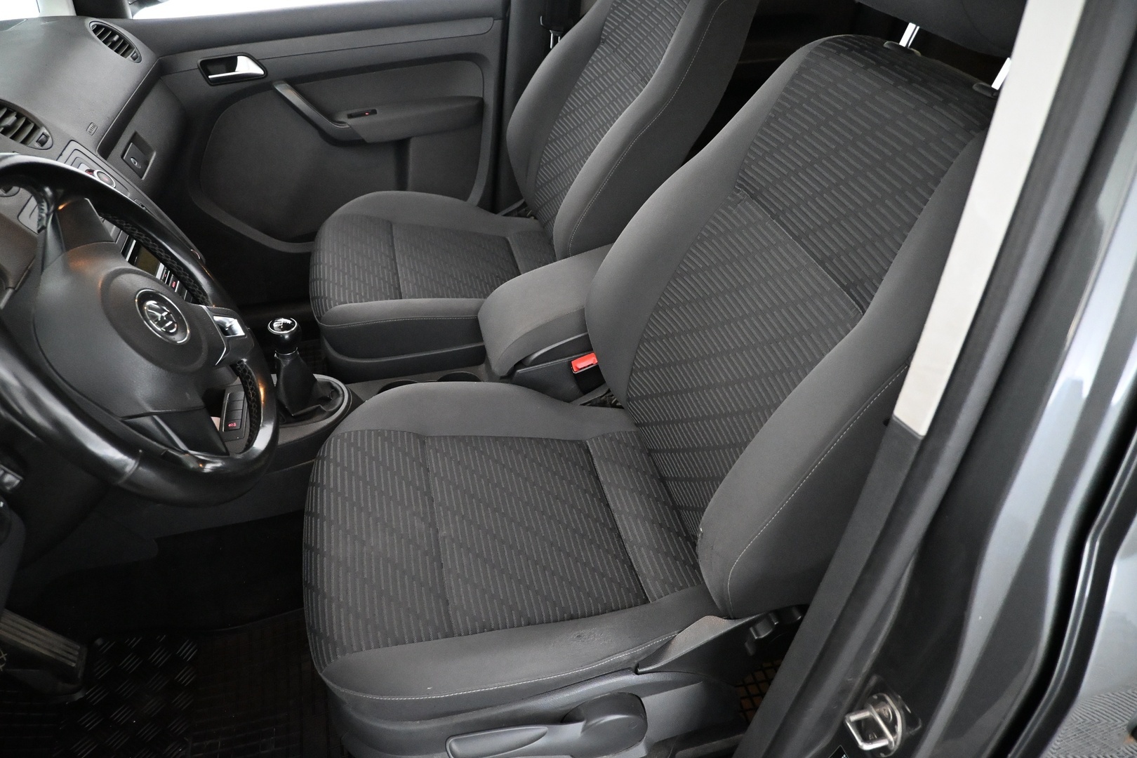 VOLKSWAGEN Caddy 2011