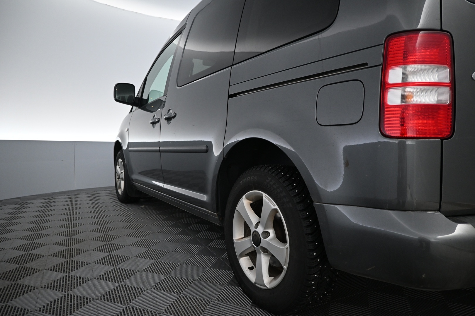 VOLKSWAGEN Caddy 2011