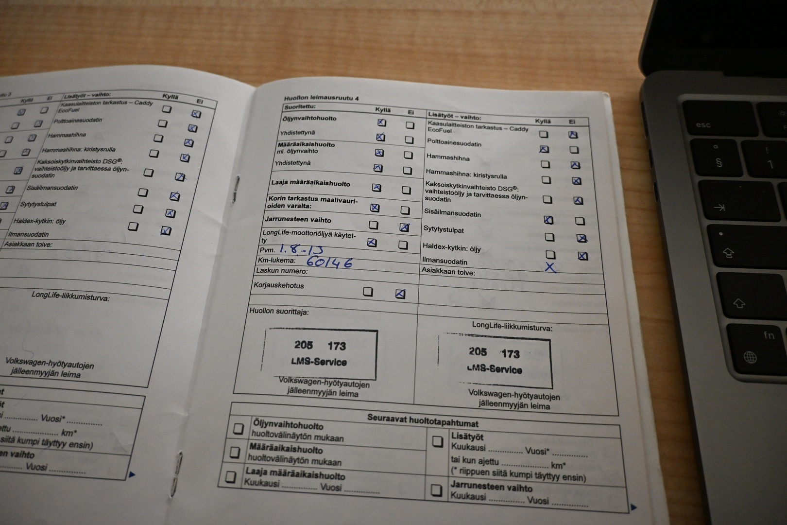 VOLKSWAGEN Caddy 2011