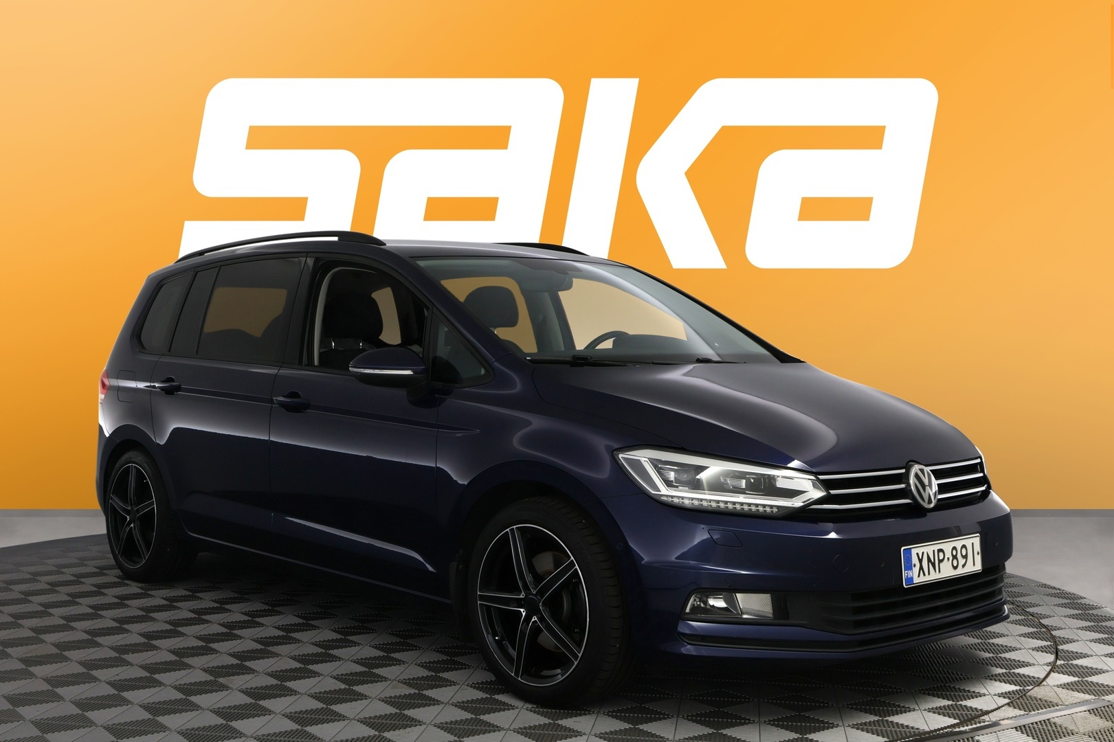 VOLKSWAGEN Touran 2016
