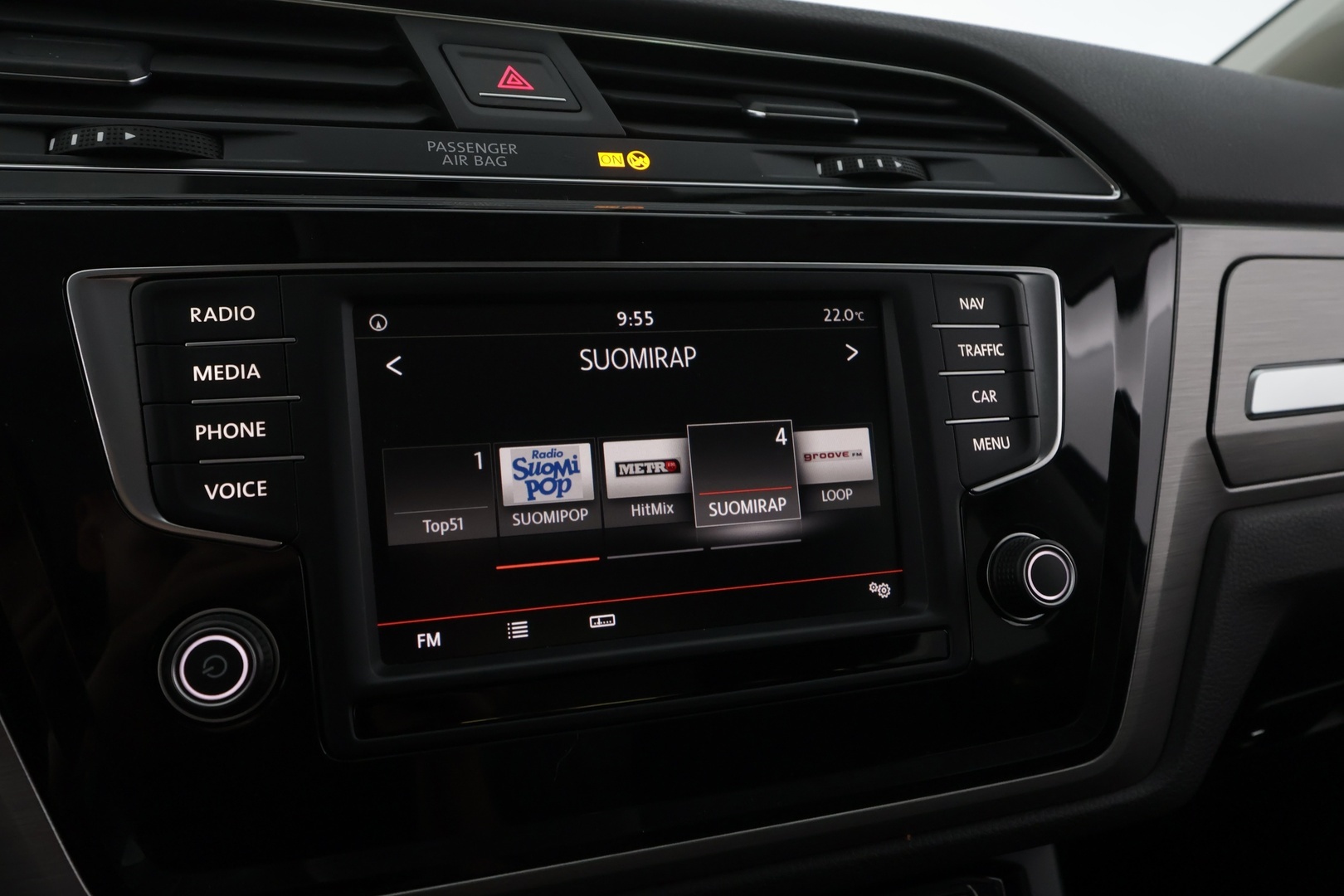 VOLKSWAGEN Touran 2016