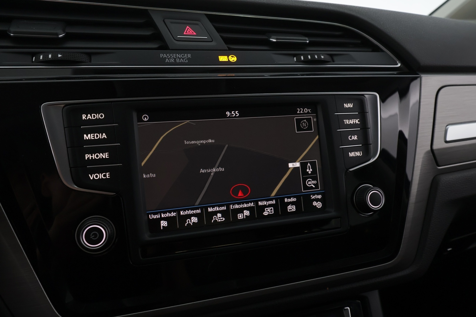 VOLKSWAGEN Touran 2016