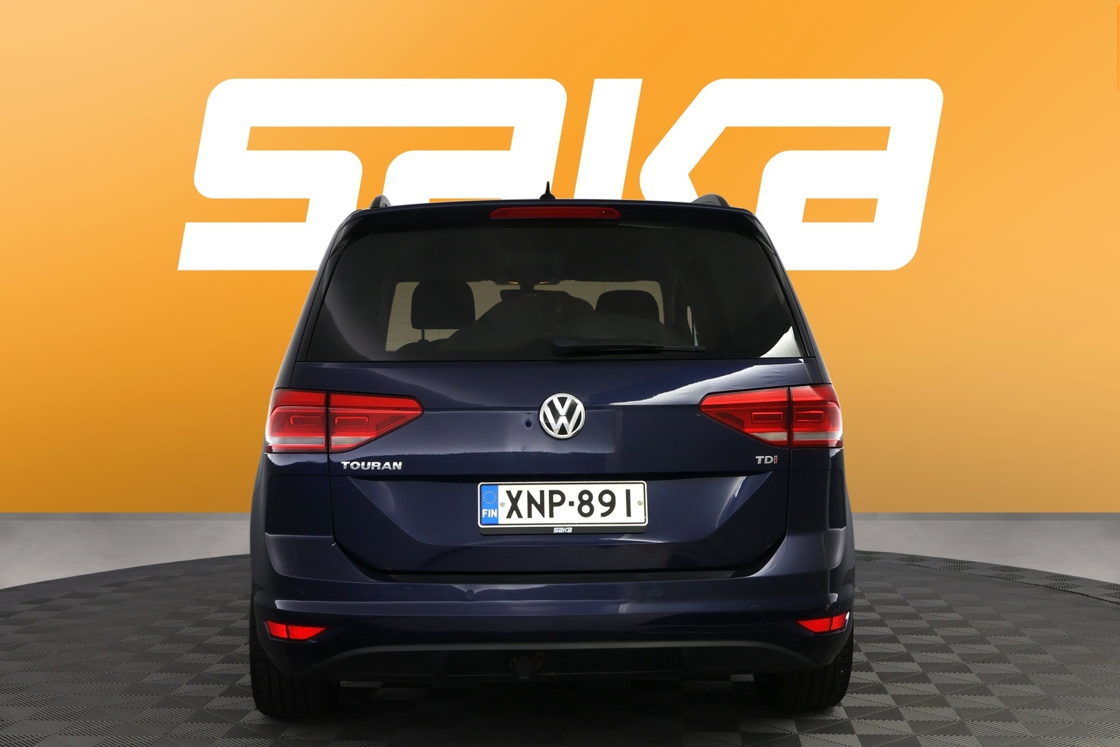 VOLKSWAGEN Touran 2016