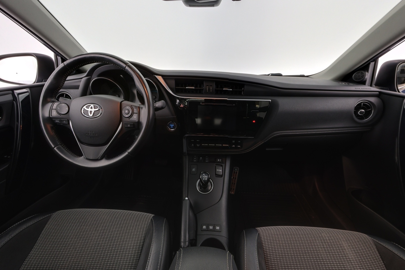 TOYOTA Auris 2016