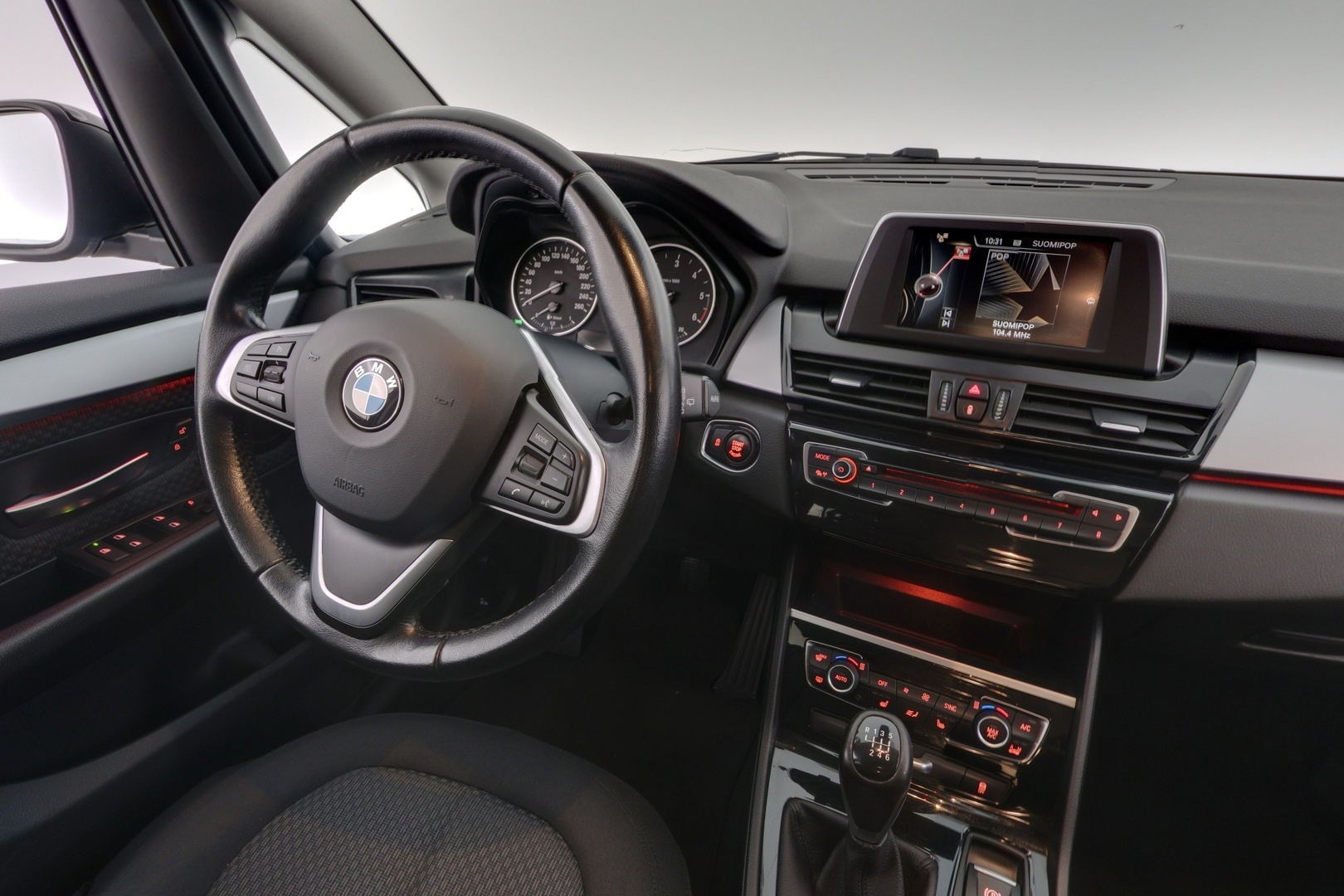 BMW 216 2018