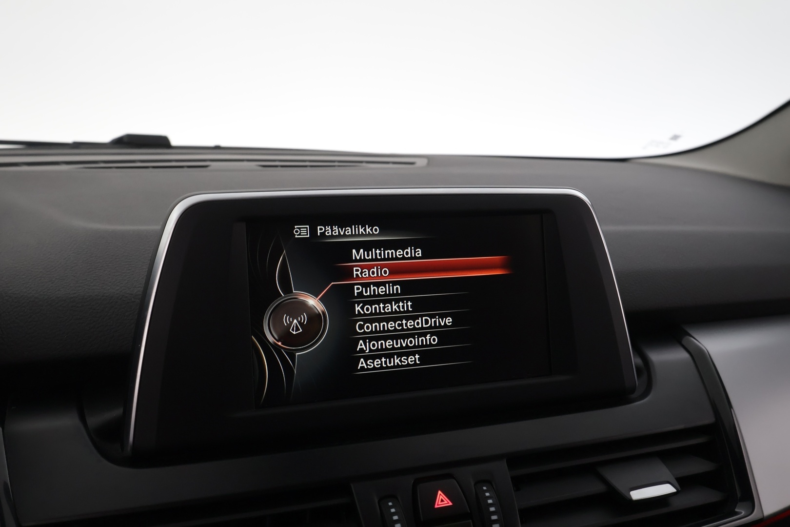 BMW 216 2018