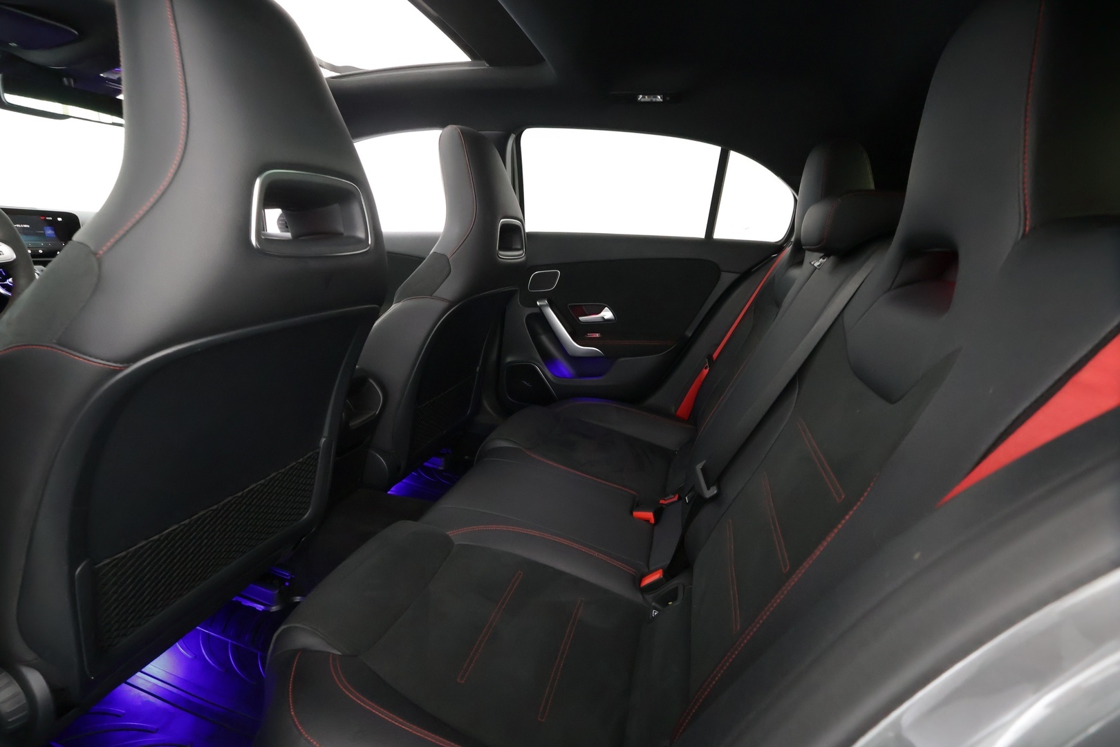MERCEDES-BENZ A 35 AMG 2019