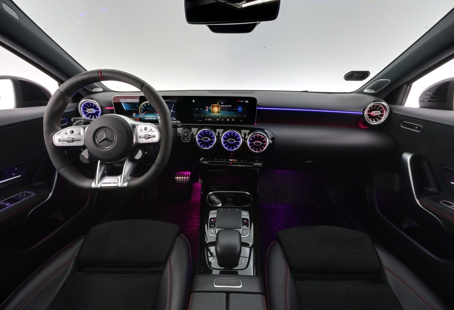 MERCEDES-BENZ A 35 AMG 2019