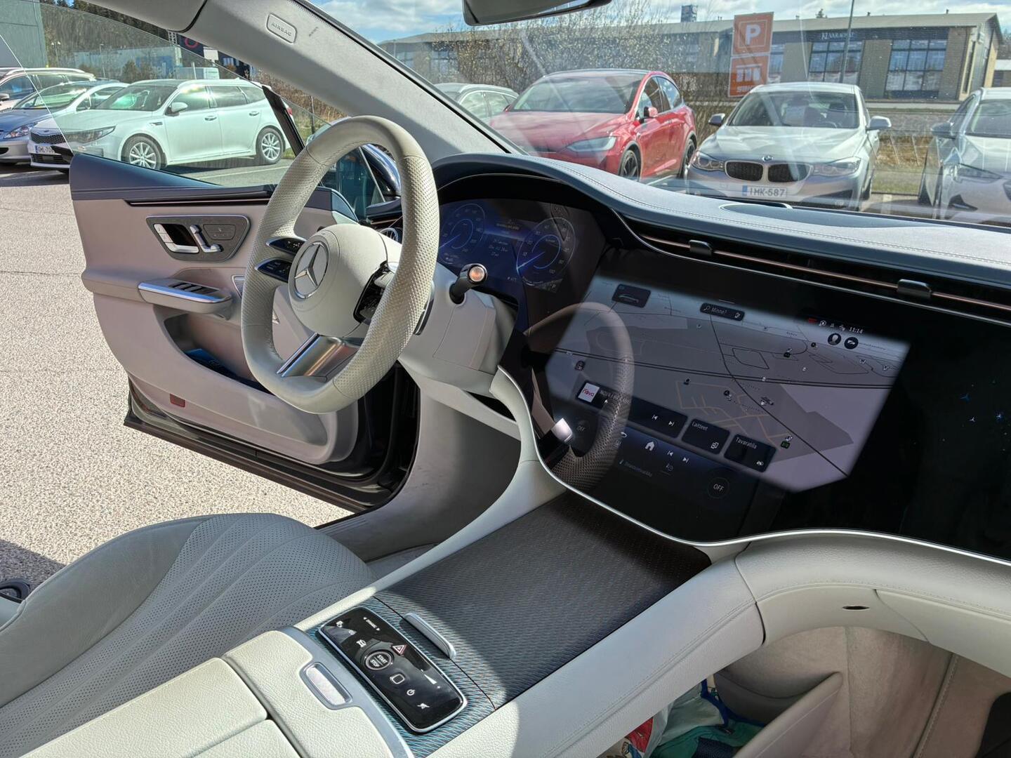 MERCEDES-BENZ EQE 2023