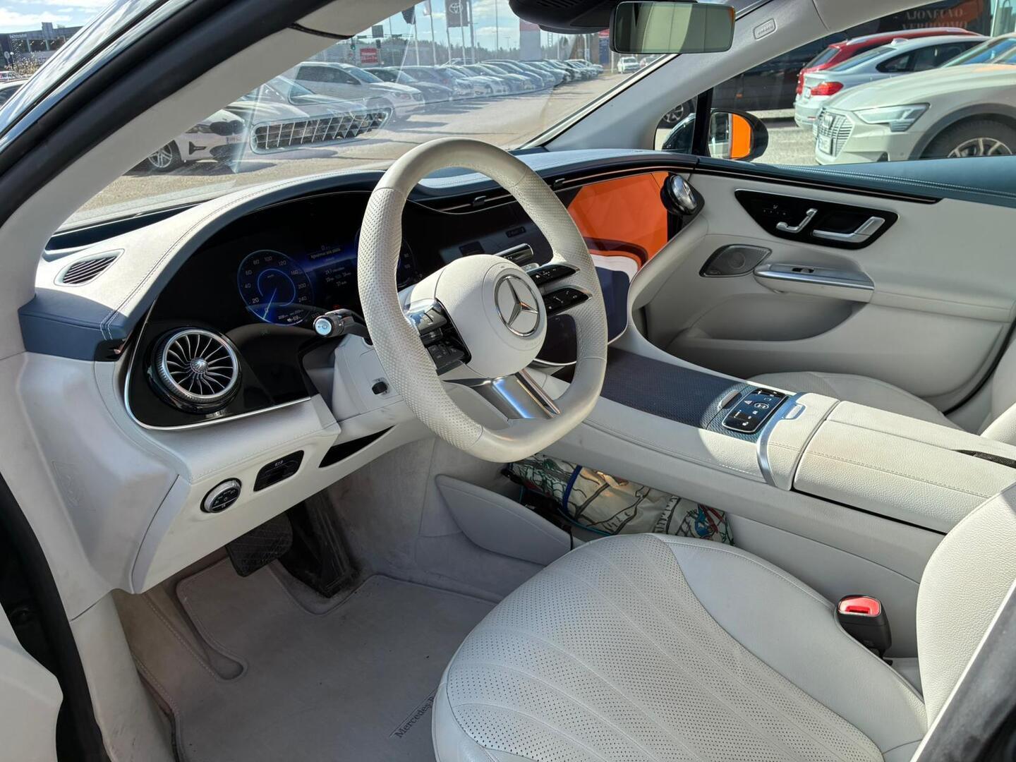 MERCEDES-BENZ EQE 2023