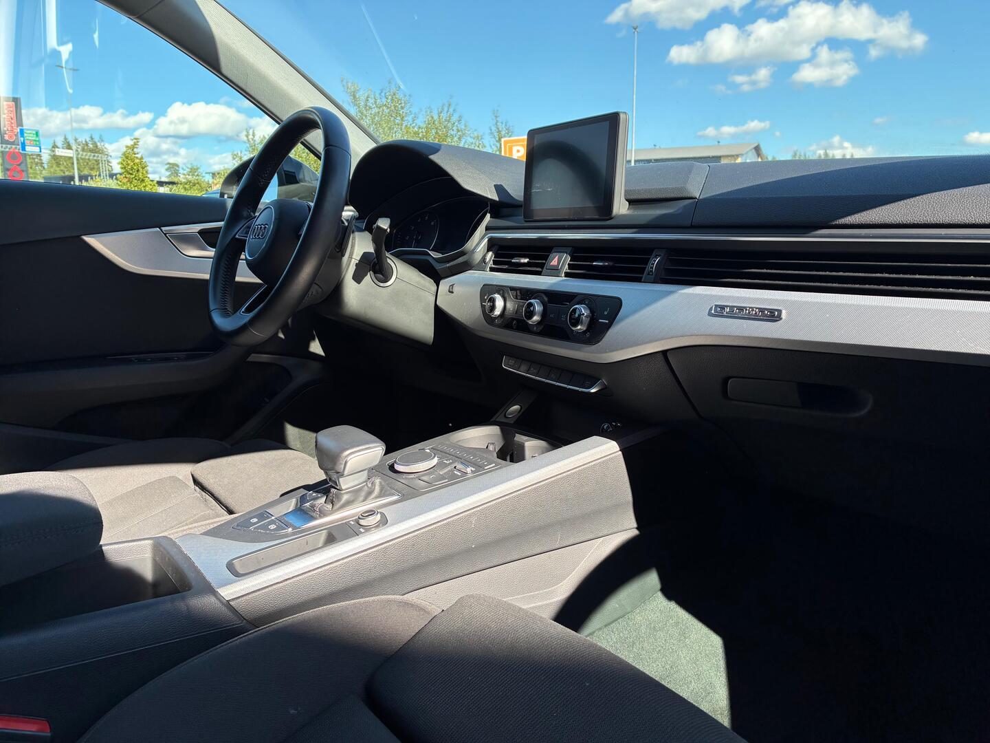 AUDI A4 2017
