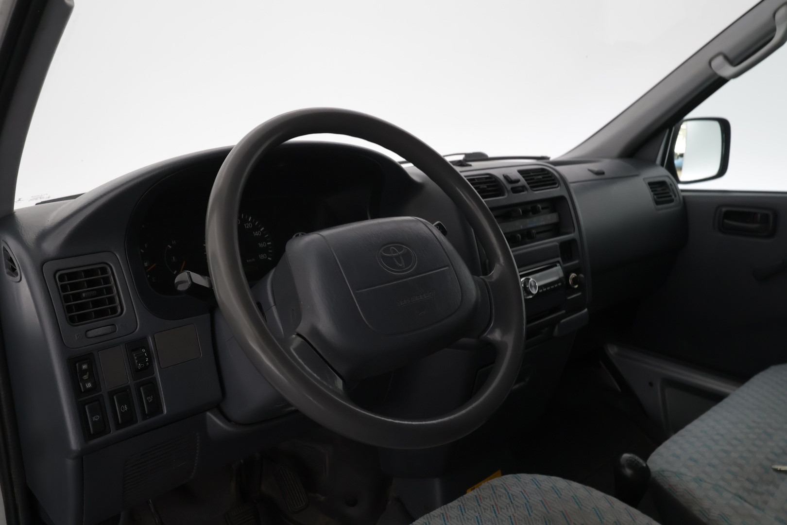 TOYOTA Hiace 2002