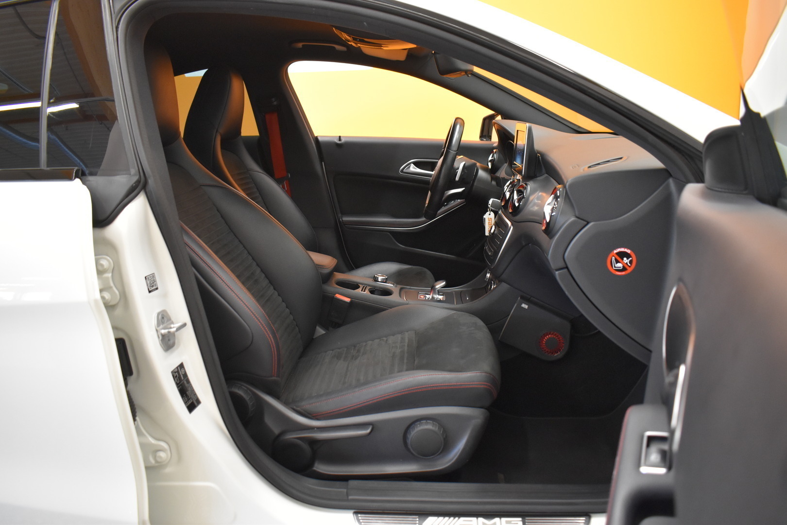 MERCEDES-BENZ CLA 45 AMG 2015