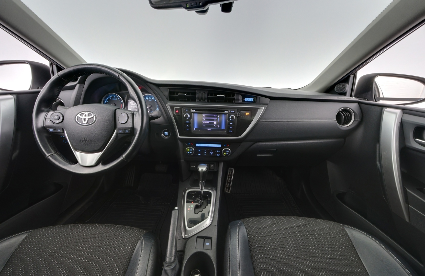 TOYOTA Auris 2013