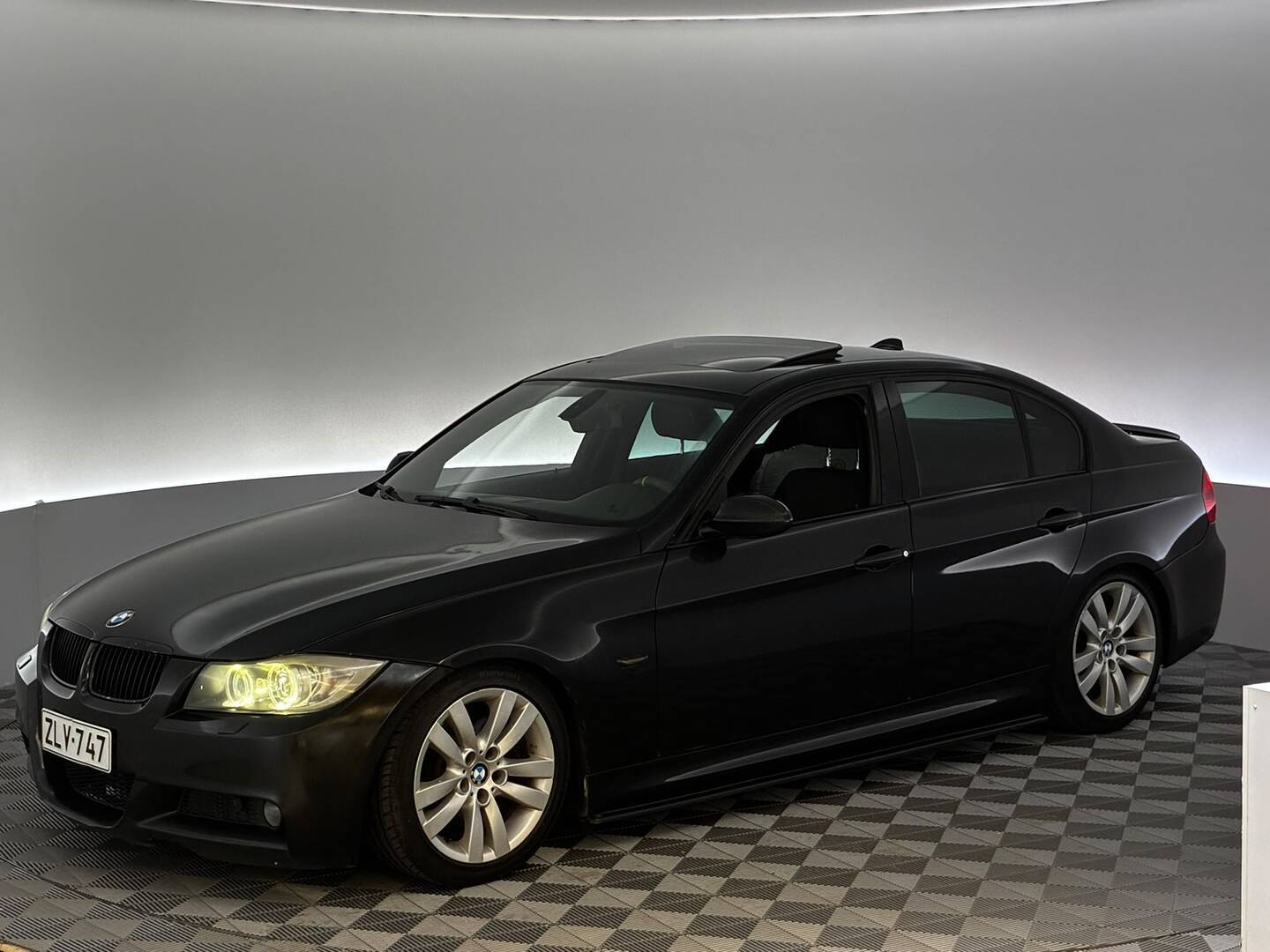 BMW 325 2008
