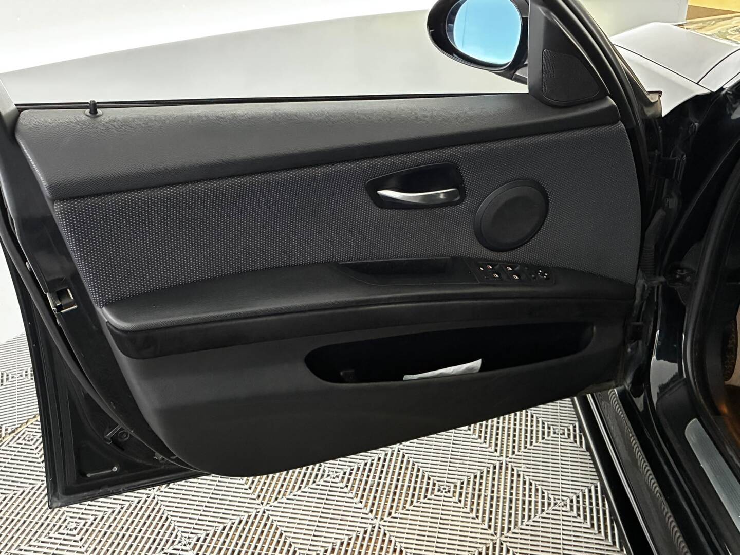 BMW 325 2008