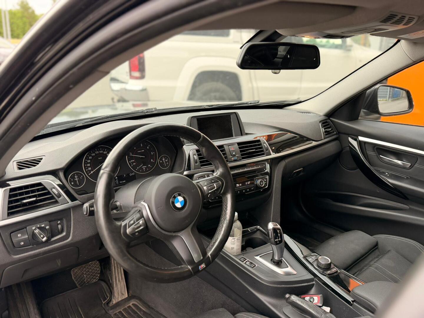 BMW 320 2017