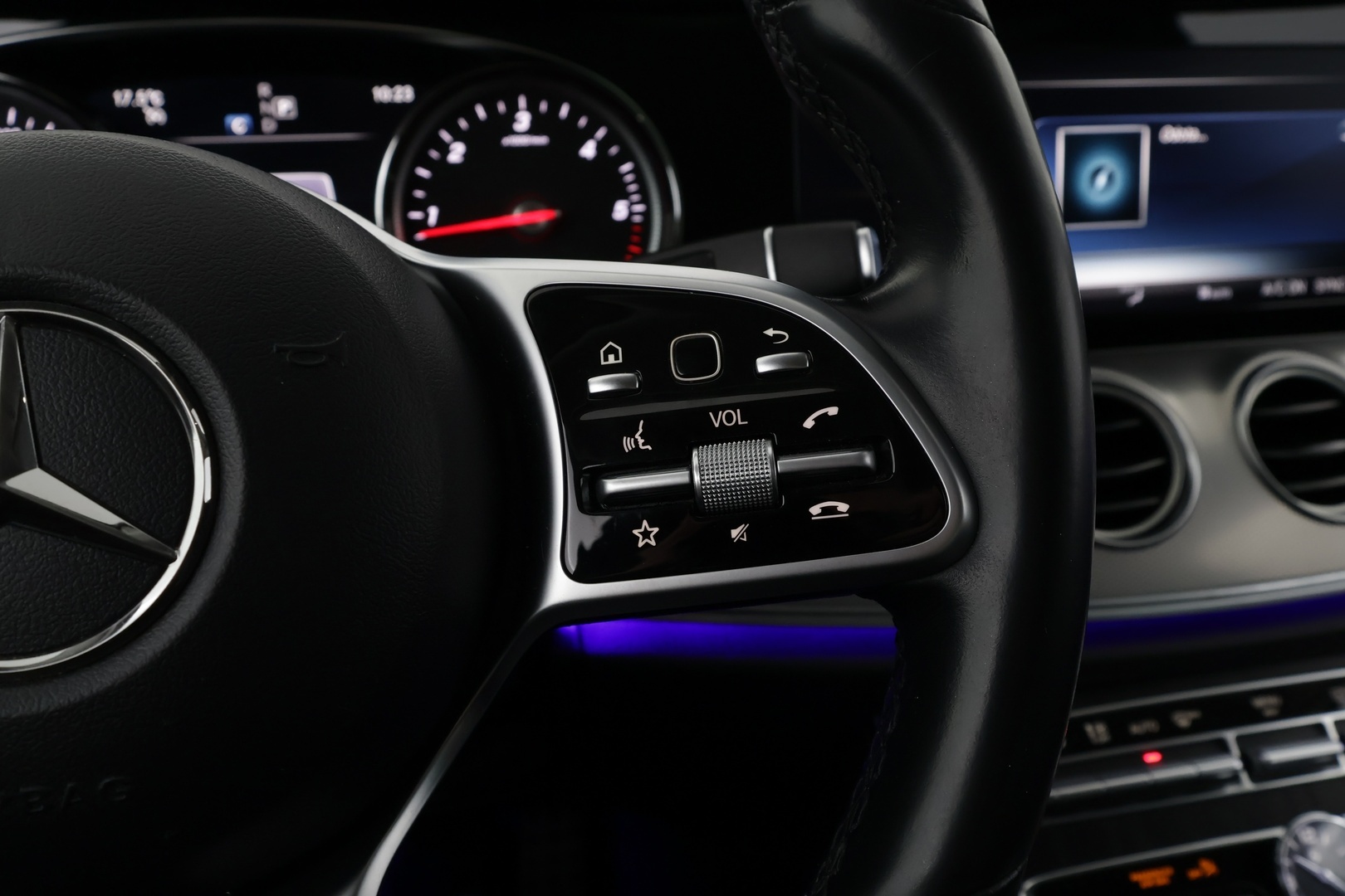 MERCEDES-BENZ E 2018