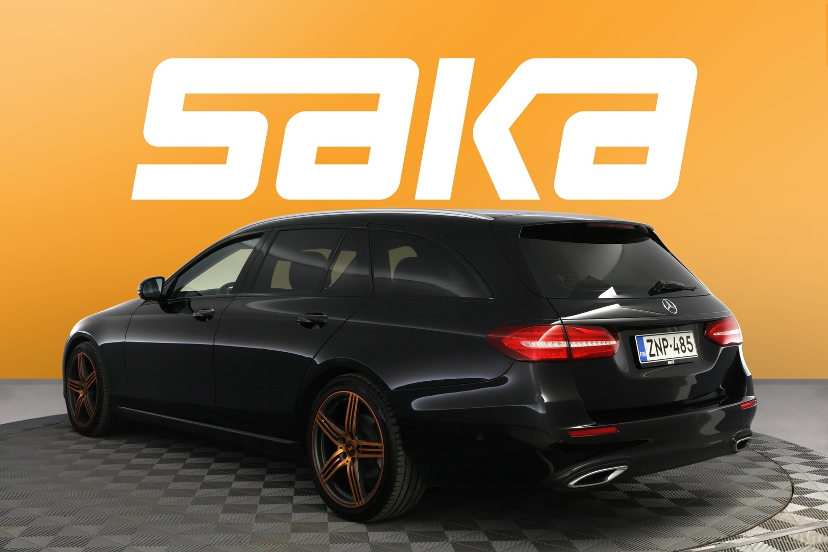 MERCEDES-BENZ E 2018