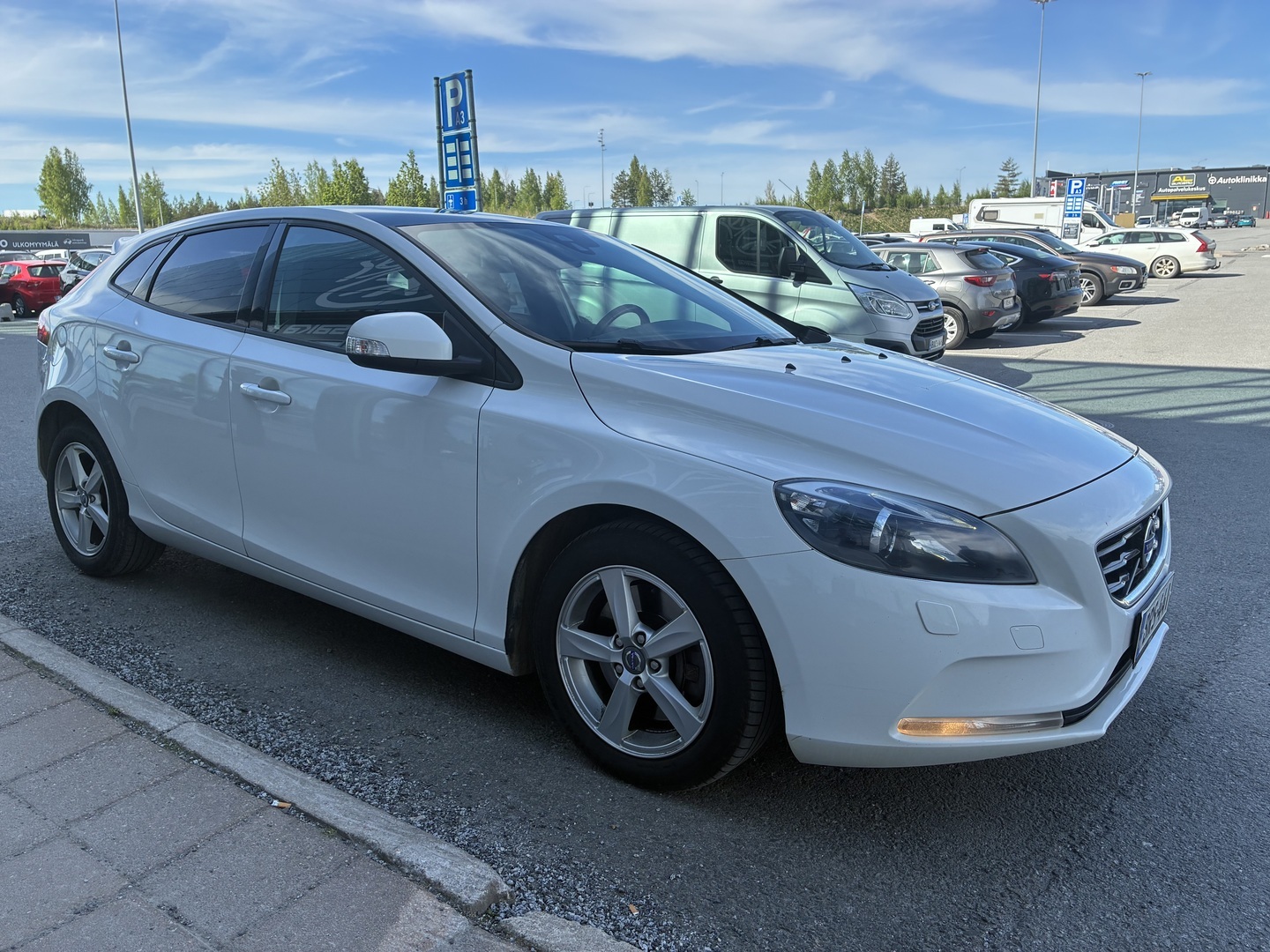 VOLVO V40 2014
